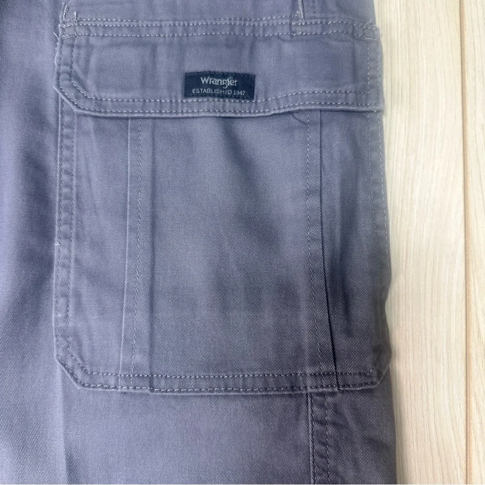 NWT Wrangler Authentics Men's Relaxed Stretch Classic Cargo Pants 32 X32 Gray‎